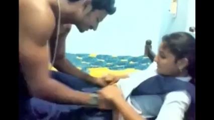 বাংলাদেশী স্কুল গার্ল নুড ইমেজ
